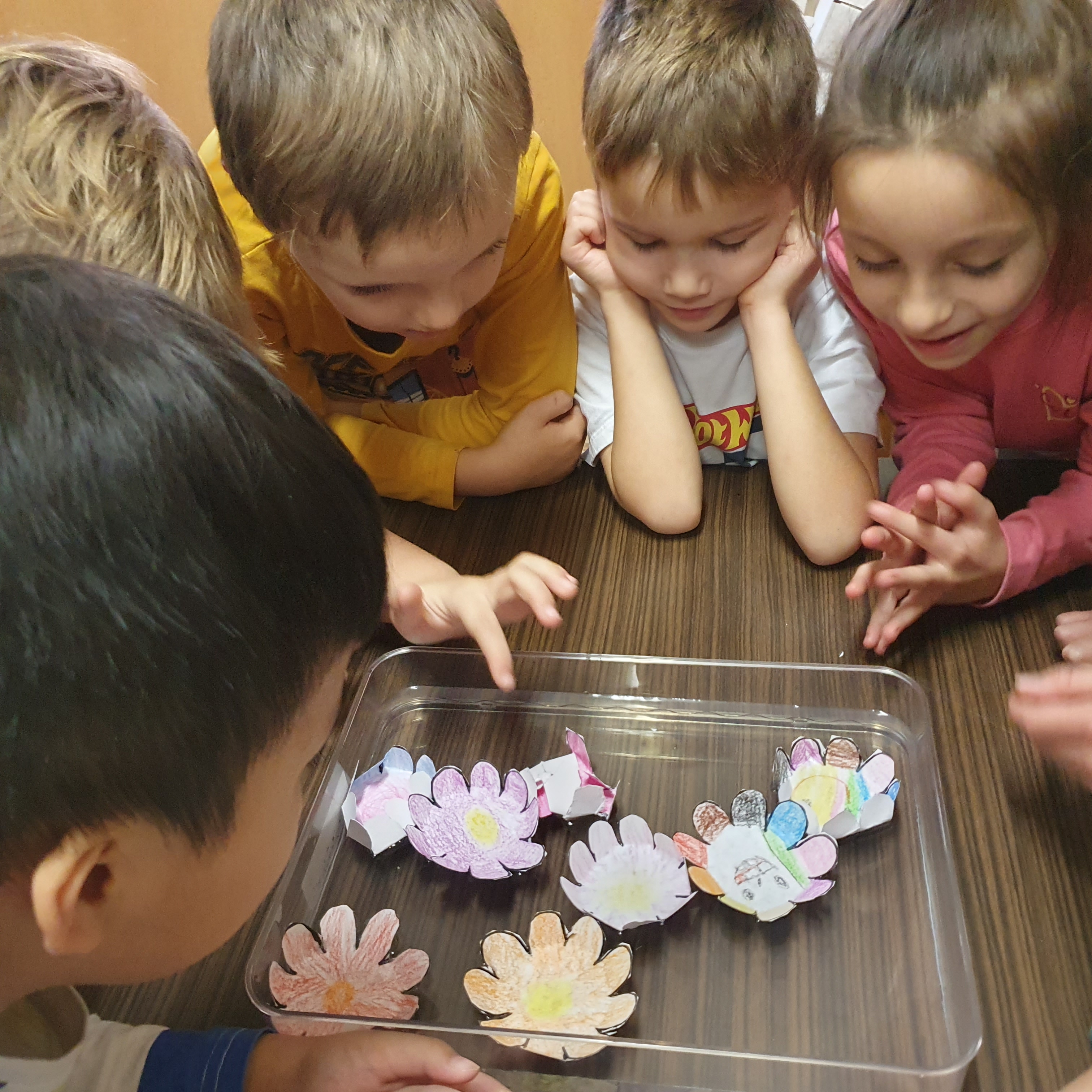 Všeználek a pokusy s vodou